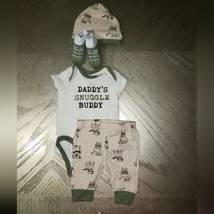 Bulldog-Print 3months 4 piece set